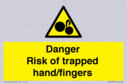 danger-risk-of-trapped-handfingers~